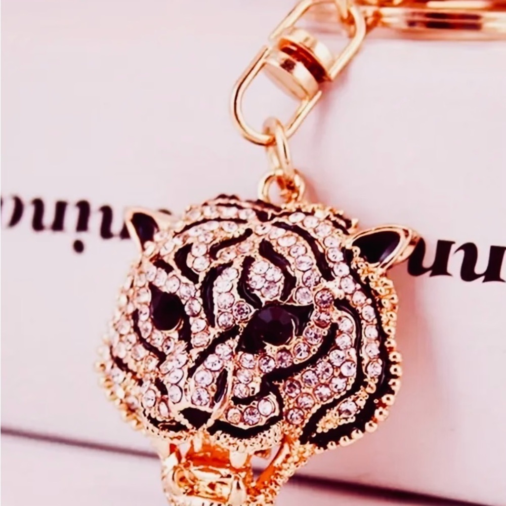 Gold and Black Tiger Keychain - Picture 2 of 6
